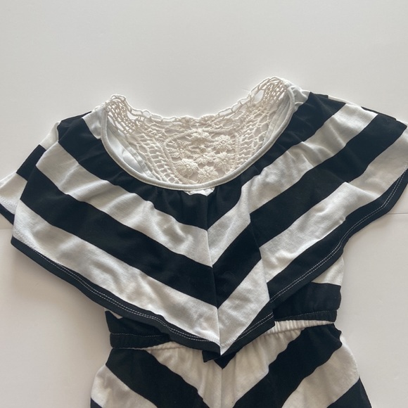 Size 8 My Michelle Dress with Crochet Embellishment - Picture 2 of 4